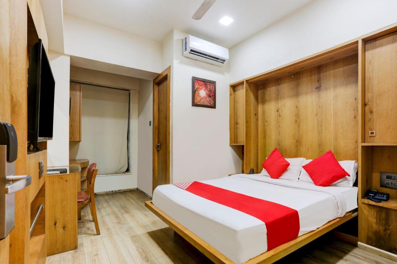 OYO 81549 Hotel Elegance Nx Bombay Exterior foto